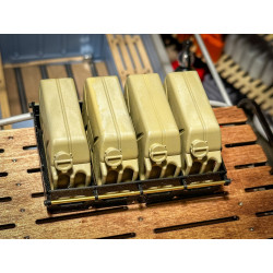 Kanisterhalter 1/10 Scale für 4x 20L Kanister – CRM Resin Kanister Halter für Dachträger & Ladefläche